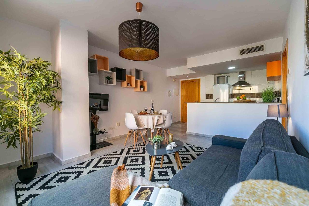 Carlos Haya Beautiful Apartment With Parking Málaga Esterno foto